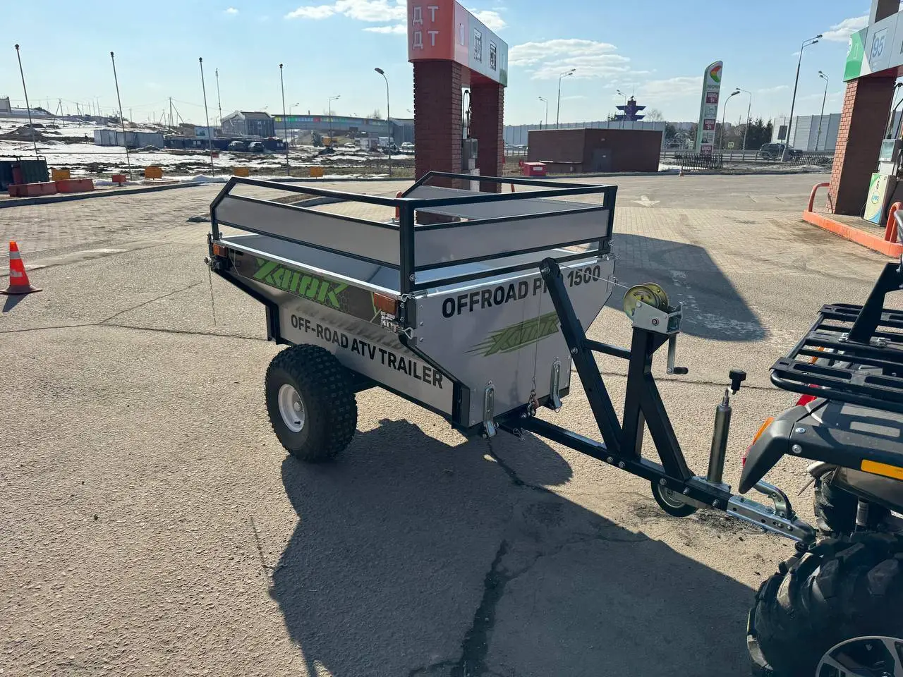 Новинка: Грузовой прицеп XATOR 1.5 м/куб гп 500 кг