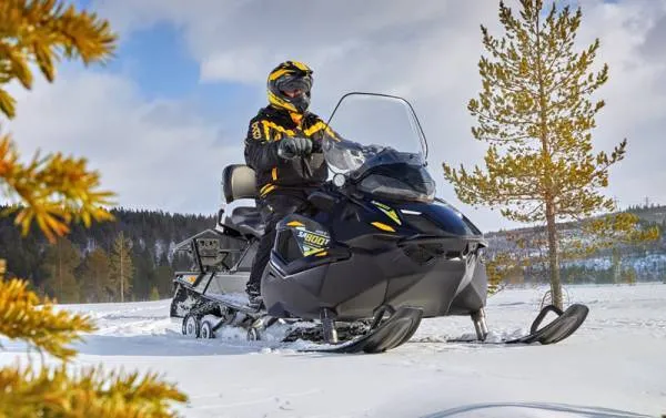 Снегоход Stels SA800T L Lux WT Атаман 1.0 K03 Tech сбоку
