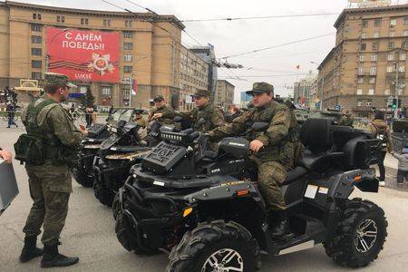 В параде Победы в Новосибирске впервые участвовали армейские квадроцикл STELS