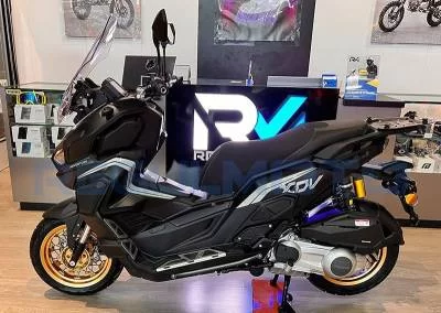 Скутер Regulmoto XDV ADVENTURE 300CC (LJ300T-18) EFI купить в интернет магазине Stels-Piter. Доставка СПб, Москва, Регионы, Россия